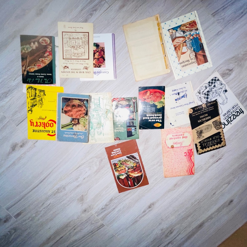 Vintage Cookbook Booklet Lot 35+ Retro Recipe Pamphlets Pillsbury Betty Crocker - Picture 7 of 7